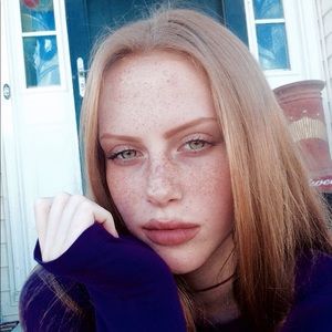 Meet your Posher, Ayla